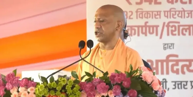बाराबंकी में CM योगी का विपक्ष पर प्रहार: '₹542 करोड़ की 82 परियोजनाएँ, सनातन सुरक्षित तो देश सुरक्षित'