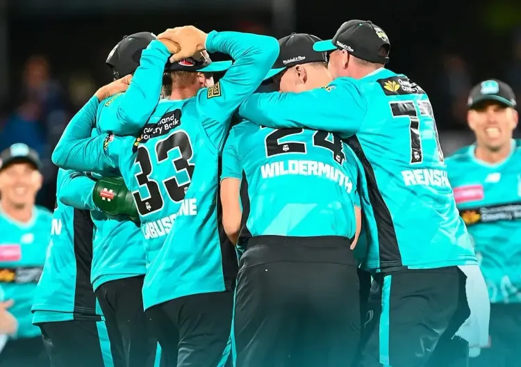 क्या बीबीएल में ब्रिस्बेन हीट ने होबार्ट हरिकेंस के खिलाफ 3 रन से रोमांचक जीत हासिल की?