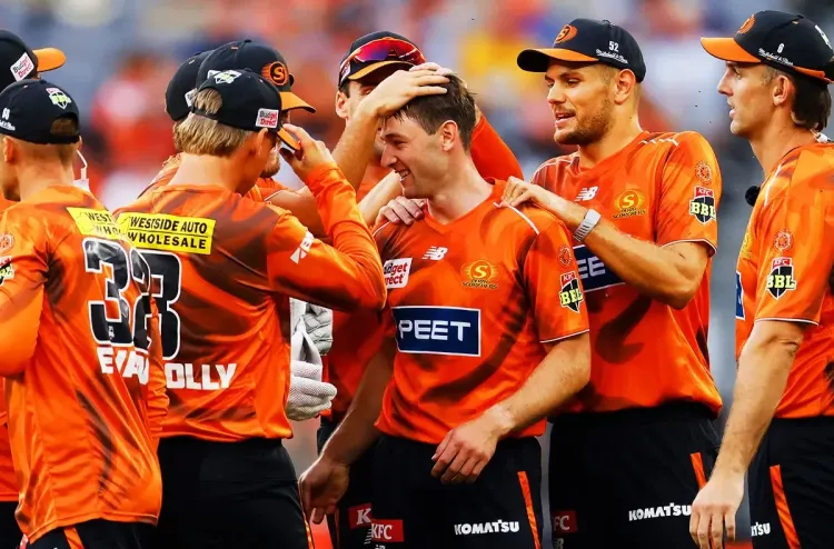 क्या बीबीएल में स्कॉर्चर्स ने शानदार शुरुआत की है, बारिश से प्रभावित मुकाबले में सिक्सर्स को 5 विकेट से हराया?