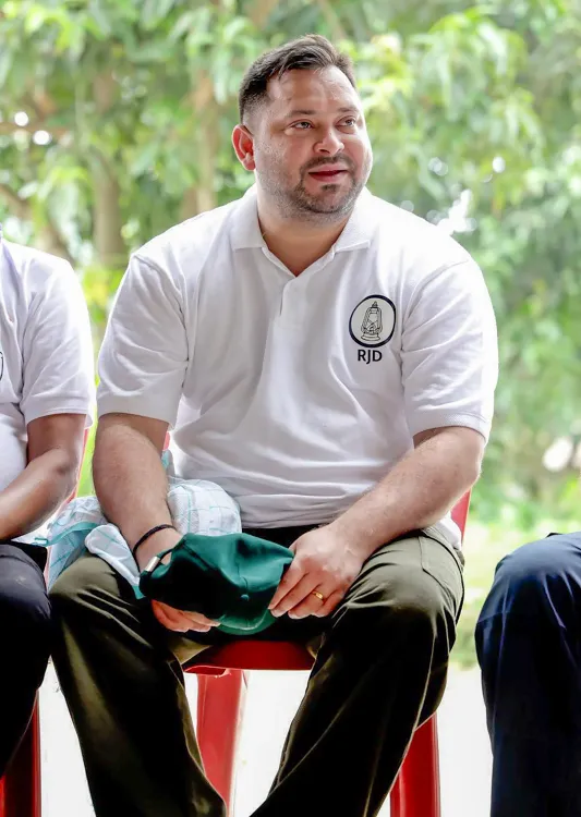 क्या बीड़ी विवाद पर तेजस्वी ने कांग्रेस से किनारा किया? बोले- 'बिहार पर आपत्तिजनक बयान दिया है तो जरूर मांगें माफी'