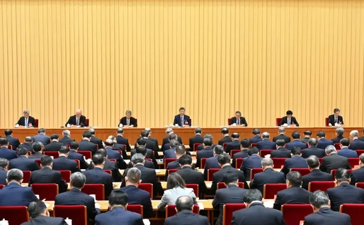 क्या पेइचिंग में केंद्रीय आर्थिक कार्य सम्मेलन आयोजित हुआ?