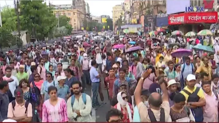 Kolkata: Medical Professionals Unite with Dismissed Educators in Protest
