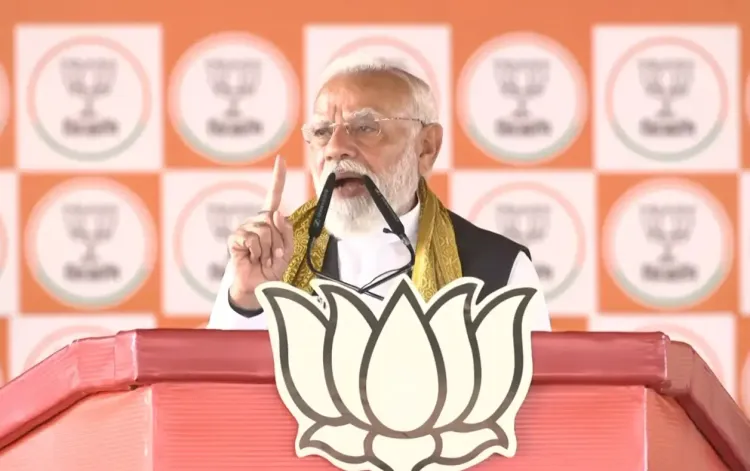 पीएम मोदी ने बंगाल की जनता को दी 6 गारंटियां- 'हर रेप केस का खोला जाएगा फाइल, कर्मचारियों के लिए 7वां वेतन आयोग'