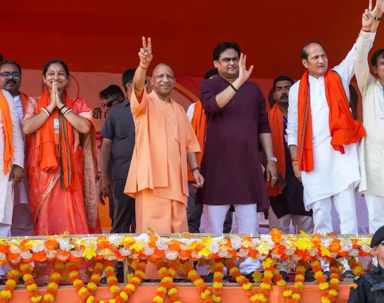 डबल इंजन सरकार से बंगाल में गुंडाराज खत्म होगा: CM योगी का TMC पर बड़ा हमला