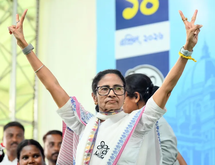 Amit Shah to Hold Four Rallies While Mamata Banerjee Conducts Roadshows in West Bengal