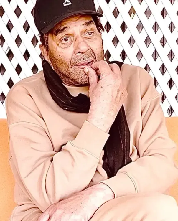 क्या सनी देओल की टीम ने धर्मेंद्र की स्वास्थ्य स्थिति पर दी जानकारी? जानें!