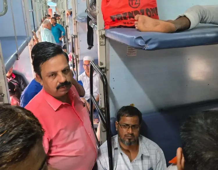 भागलपुर-जमालपुर रेलखंड पर विशेष टिकट जाँच: 263 यात्री पकड़े, ₹2,53,040 जुर्माना वसूला