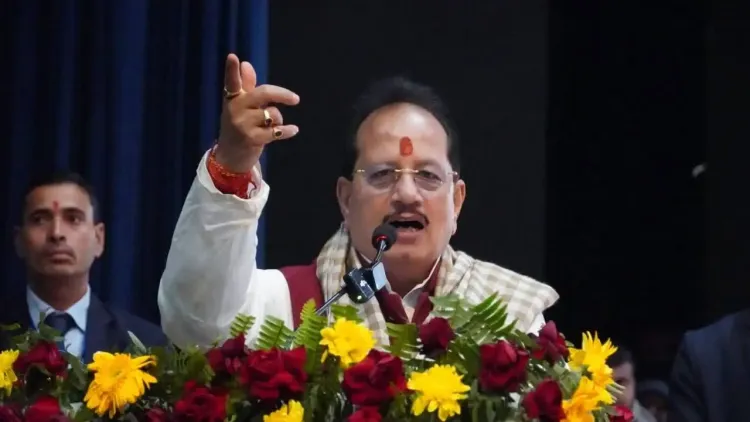 क्या भागलपुर में राजस्व एवं भूमि सुधार कार्यों की समीक्षा की गई?