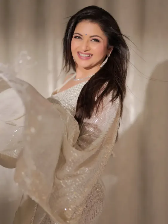 Did Bhagyashree Apologize for Her Condolence Post for Dharmendra?