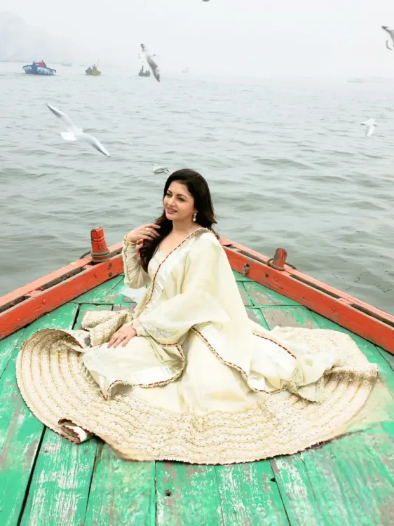 What Did Bhagyashree Experience on Her Trip to Banaras?