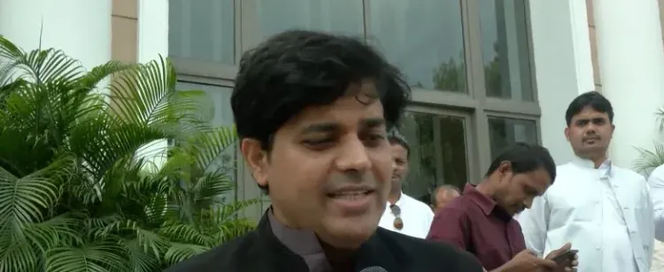 UPI पर MDR टैक्स: इमरान प्रतापगढ़ी का BJP पर हमला — 'सांस लेने पर भी टैक्स लगाएगी सरकार'