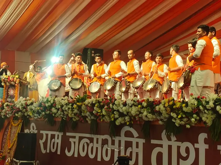 क्या भक्ति, भाव और उत्सव में अयोध्या डूबी है? प्रतिष्ठा द्वादशी पर रामनगरी गूंज उठी