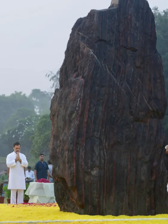क्या इंदिरा गांधी की पुण्यतिथि पर राहुल गांधी ने उन्हें श्रद्धांजलि दी?