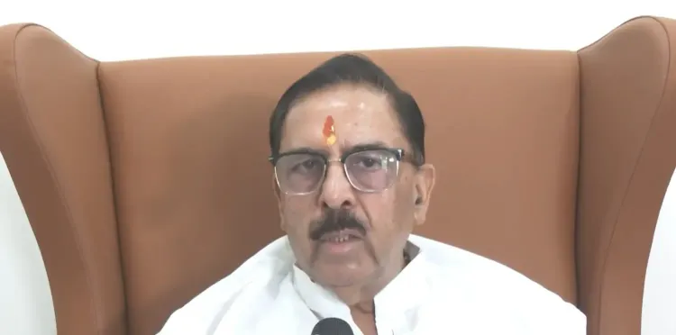 भाजपा नेता अरुण चतुर्वेदी का विपक्ष पर पलटवार: 'भारत के लोकतंत्र की जड़ें गहरी, रिजीम चेंज असंभव'