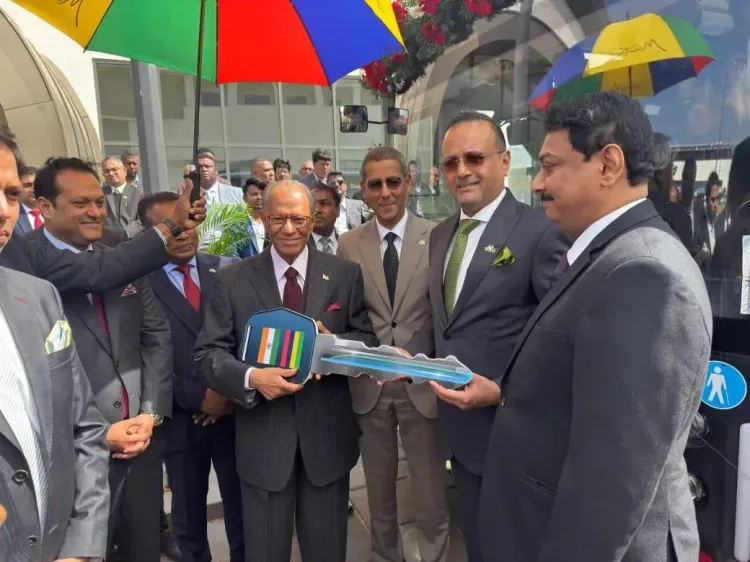 क्या भारत ने मॉरीशस को 10 इलेक्ट्रिक बसें सौंपकर स्वच्छ भविष्य की दिशा में बड़ा कदम उठाया?