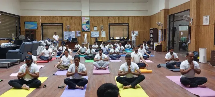 अंतरराष्ट्रीय योग दिवस 2026: साई परिसर में हॉकी कोचों ने किया योगाभ्यास, विकास पचौरी ने कराया सत्र