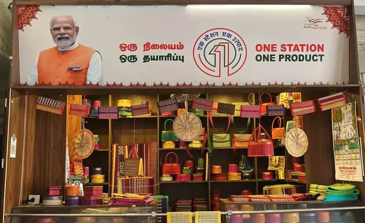 क्या भारतीय रेल की ‘एक स्टेशन एक उत्पाद’ योजना स्थानीय शिल्प कौशल को बढ़ावा देने का सशक्त मंच है?