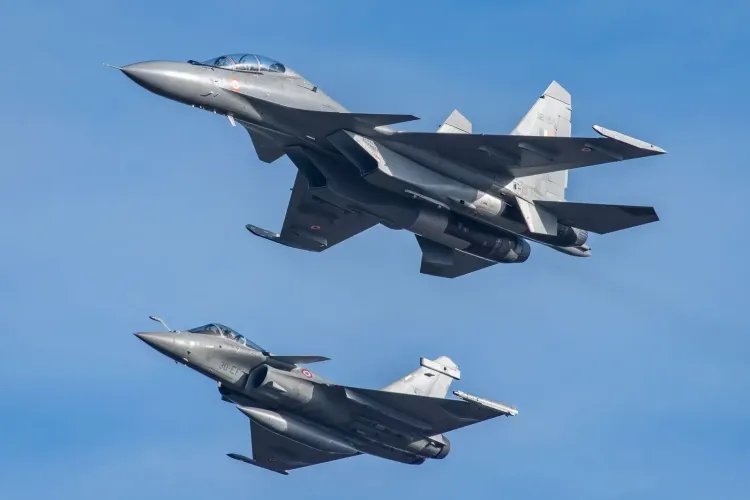 क्या भारतीय लड़ाकू विमान जटिल कृत्रिम हवाई युद्ध परिदृश्यों में उड़ान भर रहे हैं?
