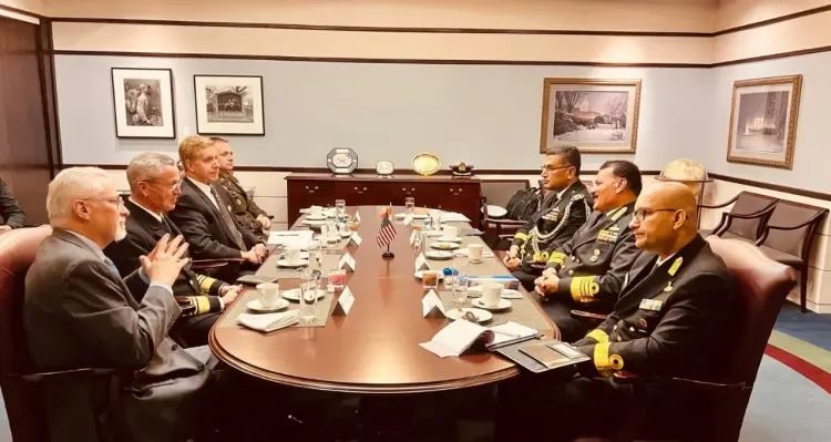 क्या भारतीय नौसेना प्रमुख ने अमेरिका की नेशनल डिफेंस यूनिवर्सिटी का दौरा किया?