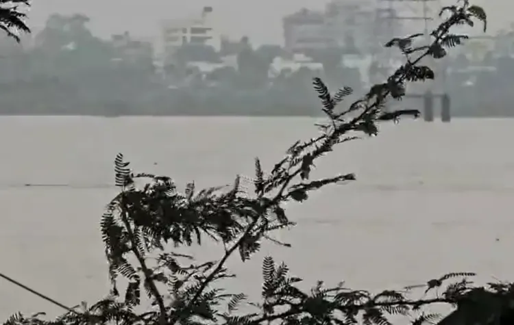 क्या भरूच में नर्मदा का जलस्तर 24 फुट तक पहुंचने से खतरा बढ़ गया है?