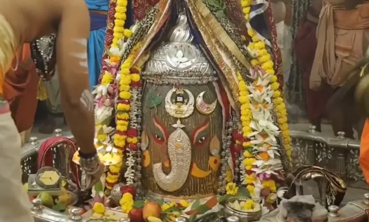 अनंत चतुर्दशी पर महाकालेश्वर में भस्म आरती: गणेश स्वरूप में सजे बाबा महाकाल, रजत चंद्र-त्रिशूल व मुकुट से भव्य शृंगार