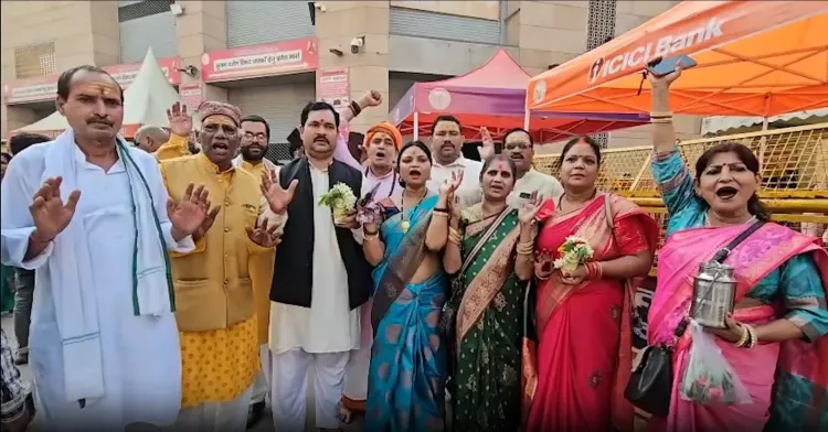 ज्ञानवापी पर जल्द फैसले की मांग तेज, भोजशाला निर्णय के बाद काशी विश्वनाथ मंदिर पहुंचे पक्षकार