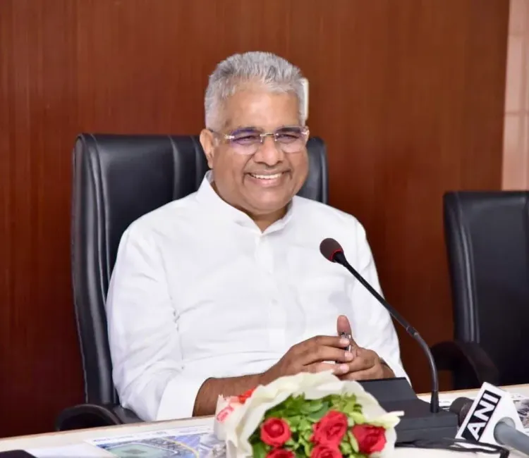 Bhupender Yadav meets Gandhinagar electronics entrepreneurs at GIDC