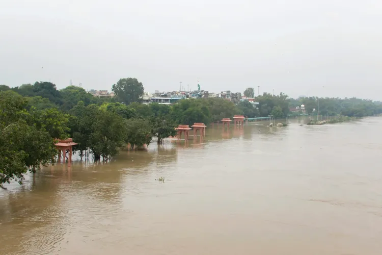 क्या भूटान में बाढ़ में फंसे लोगों के लिए भारतीय सेना ने रेस्क्यू किया?