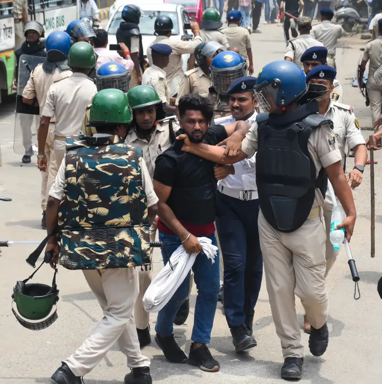 Bihar student protests: 694 detained, 91 police injured on July 25