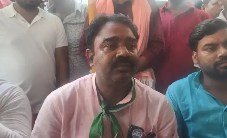 क्या चाणक्य प्रकाश यादव चुनाव लड़ सकते हैं, जब उन्हें अपना घर भी नहीं पता?
