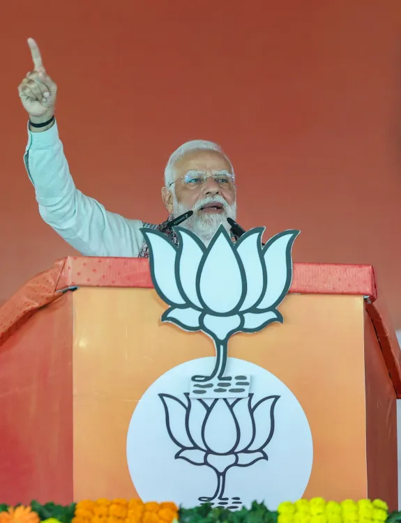 क्या बिहार चुनाव के पहले चरण में एनडीए को मिली है भारी बढ़त? : पीएम मोदी