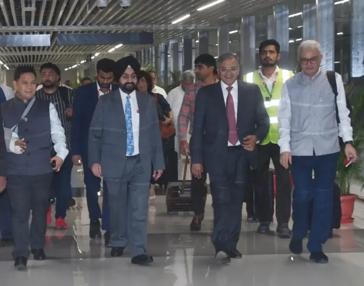क्या बिहार चुनाव की तैयारी की समीक्षा के लिए पटना पहुंचा ईसीआई का प्रतिनिधिमंडल?