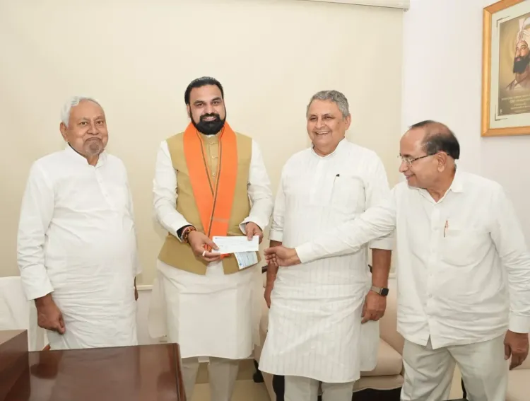 Bihar CM briefs Nitish Kumar on flood crisis and relief ops