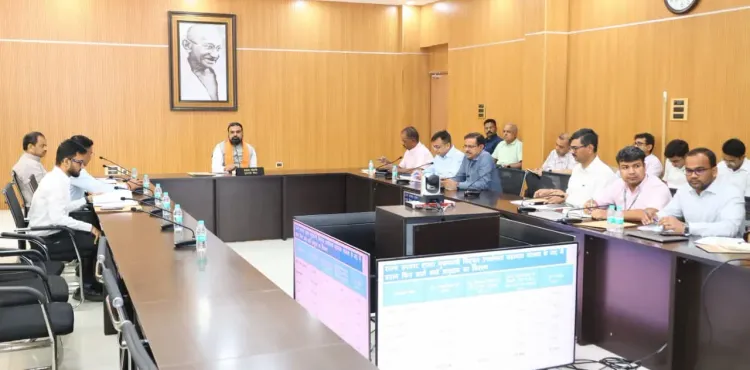 Bihar CM Chairs Energy Dept Review, Pushes Green Energy Plan