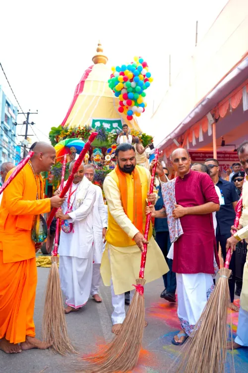 Bihar CM joins Jagannath Rath Yatra, sweeps path in cleanliness message