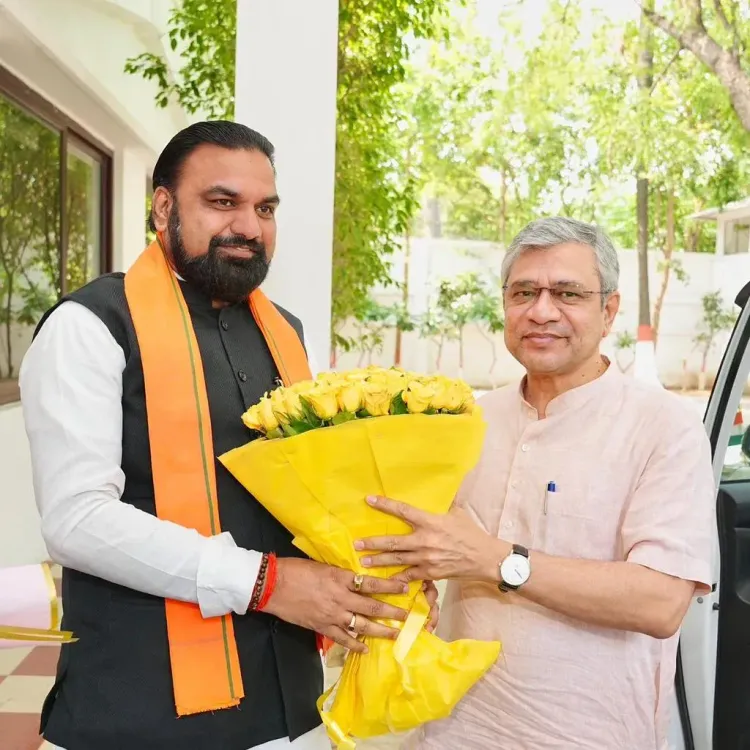 Bihar CM Samrat Chaudhary Meets Union Minister Ashwini Vaishnaw in Patna