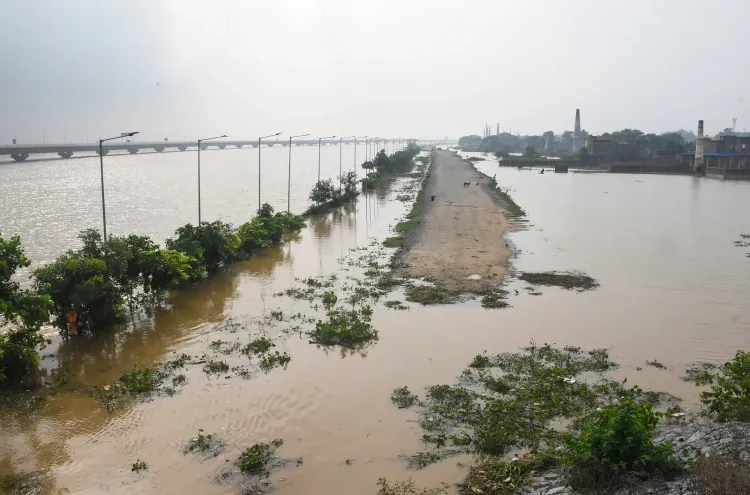 Bihar floods worsen: Ganga nears HFL at Patna, 1 lakh hit in Madhepura