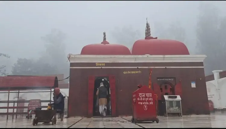 क्या गोपालगंज के थावे मंदिर में चोरी की घटना सुरक्षात्मक खामियों को उजागर करती है?