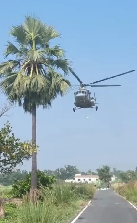 बिहार बाढ़: वायुसेना के हेलीकॉप्टरों ने सारण में पहुंचाई 10 टन राहत सामग्री, 6 जिलों में 4.93 लाख प्रभावित