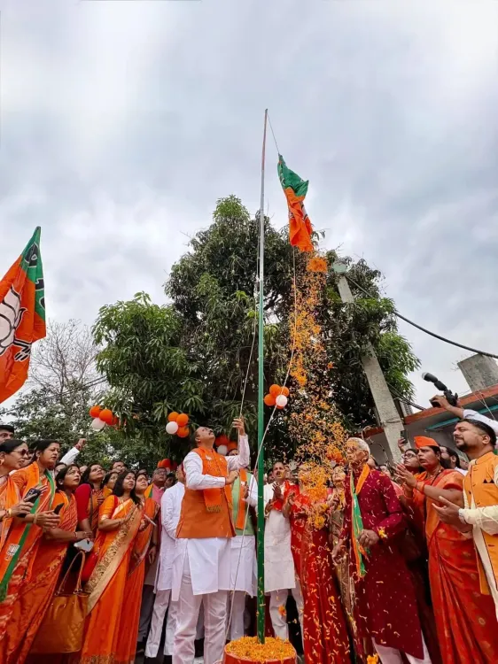 भाजपा ने बिहार में मनाया स्थापना दिवस, 47 किलो मिठाइयाँ बाँटी गईं और 47 दीप प्रज्वलित किए गए