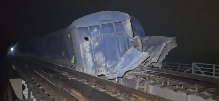 क्या बिहार में मालगाड़ी के आठ डब्बे पटरी से उतरे, परिचालन प्रभावित हुआ?