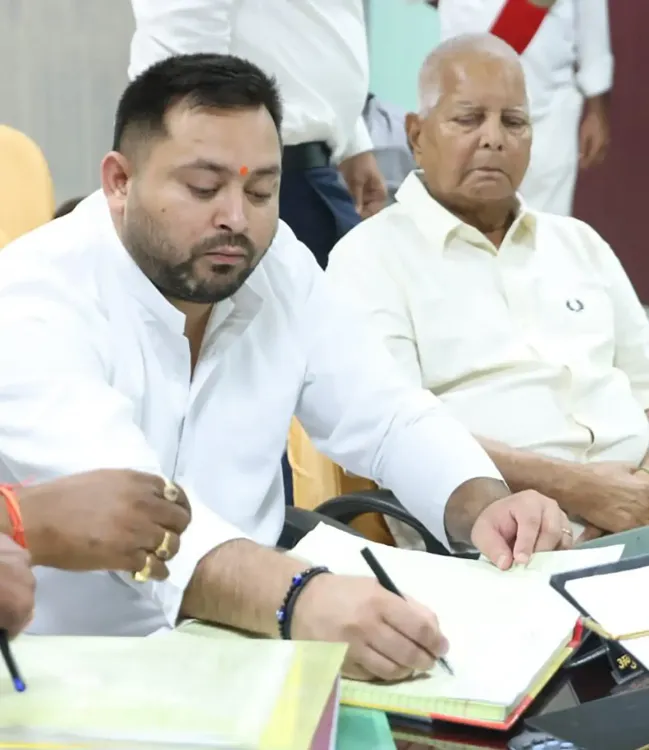 Should Lalu, Rabri Resign After Land-for-Job Charges?