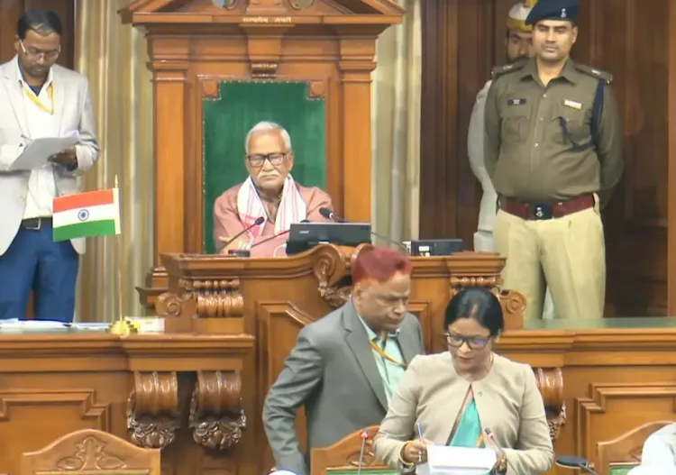 क्या बिहार विधानसभा में नवनिर्वाचित विधायकों को शपथ दिलाई गई?