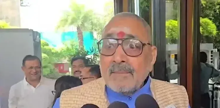 गिरिराज सिंह का तीखा हमला: राहुल गांधी चुनाव हारने पर ईवीएम और आयोग को दोष देते हैं