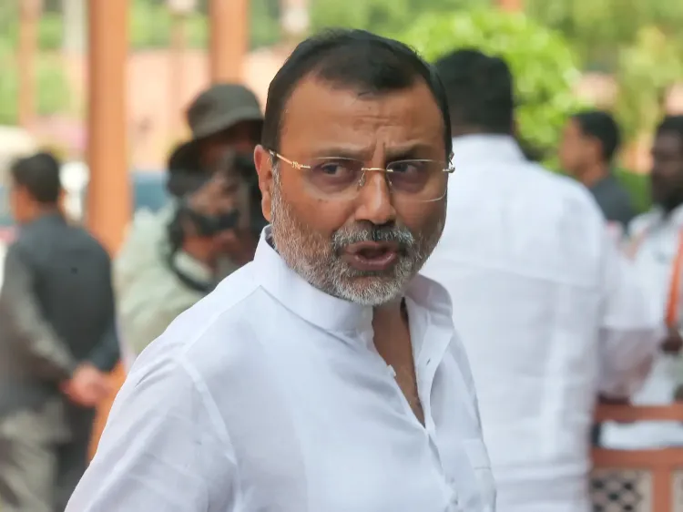 BJP सांसद निशिकांत दुबे ने पूर्व वित्त सचिव सुभाष गर्ग पर ठोका ₹2 करोड़ का मानहानि केस