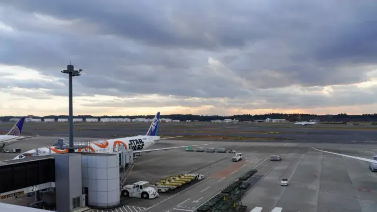 Malaysia Airlines engine scare shuts Narita runway, 160 on board safe