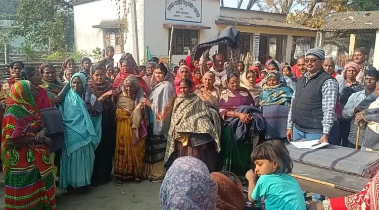 Distribution of Blankets in Jharkhand Faces Fraud Claims and Quality Issues