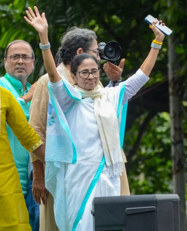 Calcutta HC allows Mamata's Sreerampore meet on Sep 26, caps crowd at 1,000