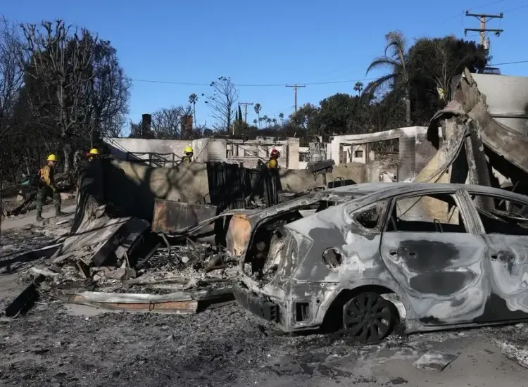 Residents of Southern California Advised to Stay Indoors as Wildfires Impact Air Quality