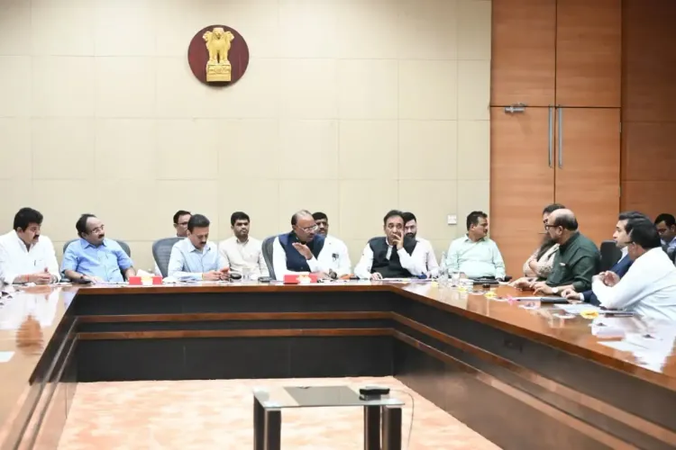 Maharashtra to file cases against finance firms harassing drought-hit farmers in 304 talukas